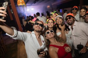 Servicio para bodas en Salta, sonido, djs en vivo, pantalla led - RN Eventos